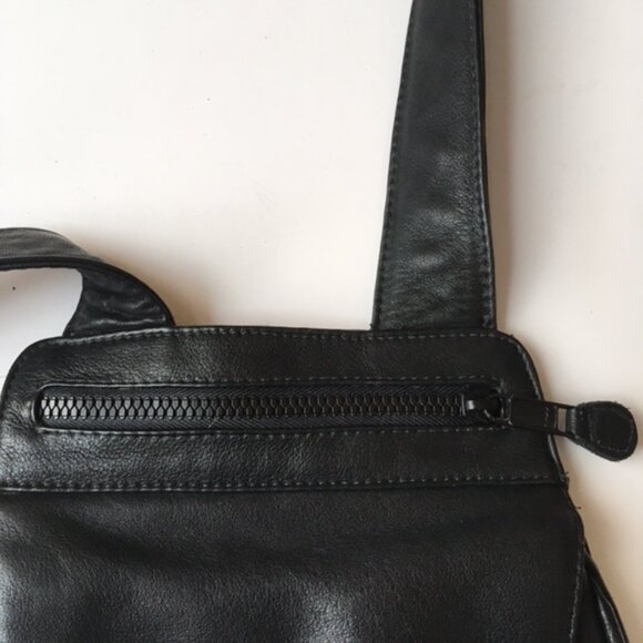 TravelSmith Black Leather Crossbody Bag - Picture 6 of 11